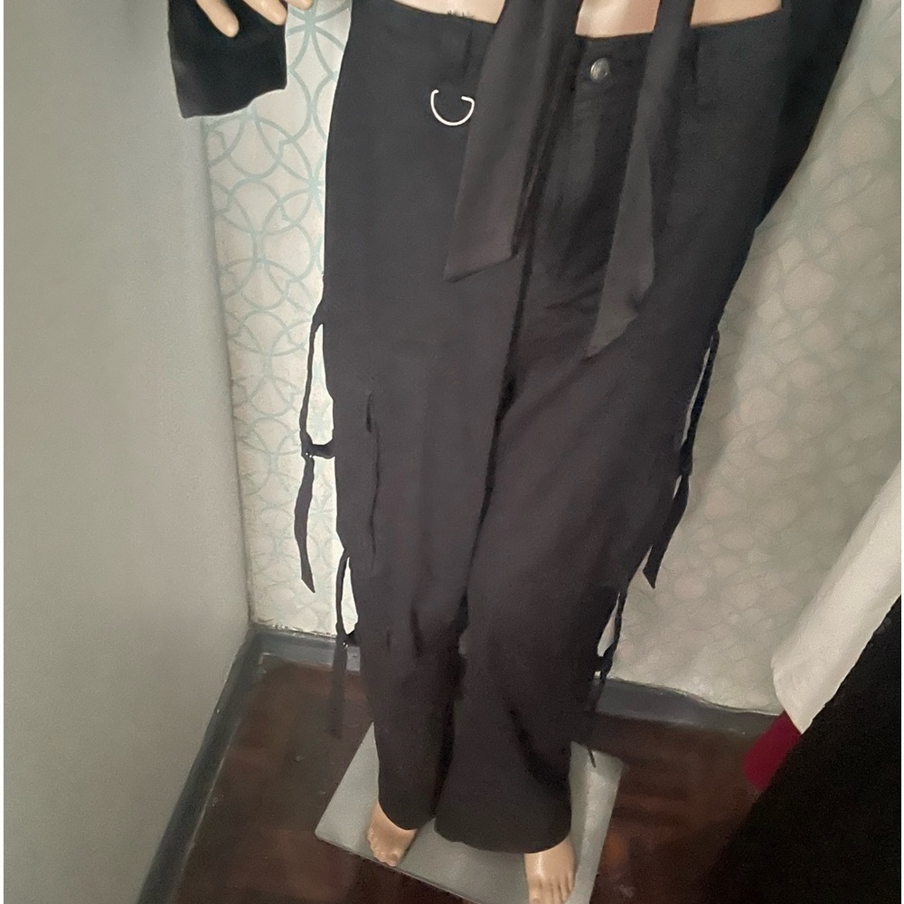 REFUGE stylish Cargo pant casual wear
Size XL